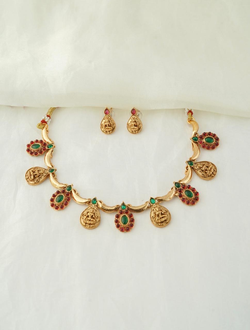 ANTIQUE NECKLACE SET