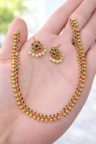 NECKLACE WITH MULTI COLOUR STONE