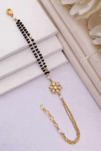 BLACK BEADED BRACELET