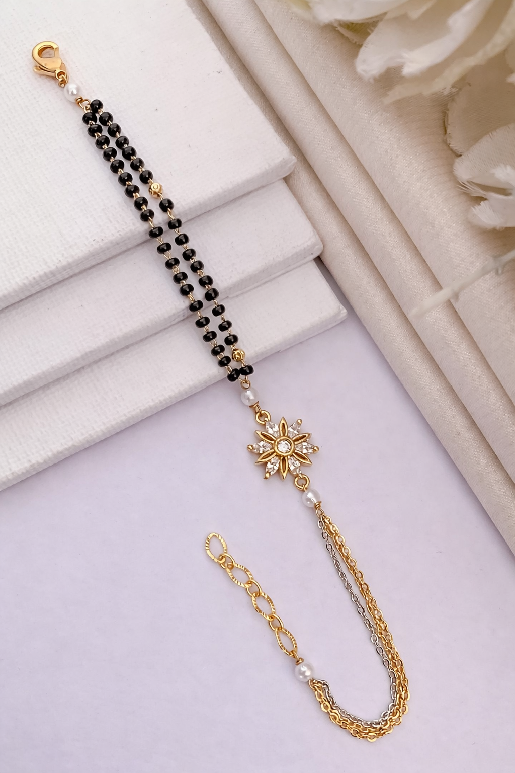 BLACK BEADED BRACELET