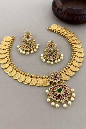 ELEGANT KAASI NECKLACE