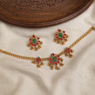 NECKLACE WITH RUBY AND EMERALD STONES